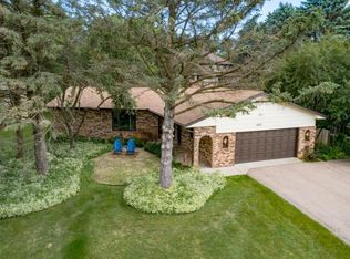 1820 Pheasant Dr, Excelsior, MN 55331