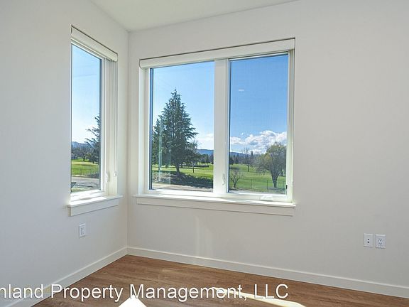 4th image of 1550 Myers Ln #203