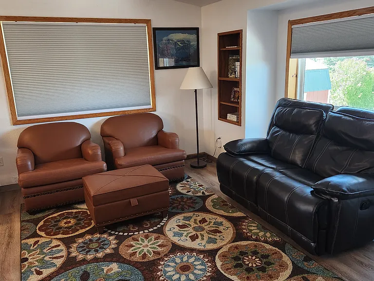 600 Mayfair Dr — Photo 3