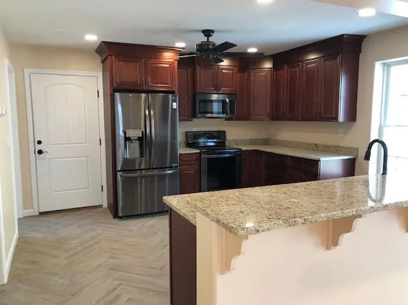 25 Schuyler St, Manchester, NH 03102