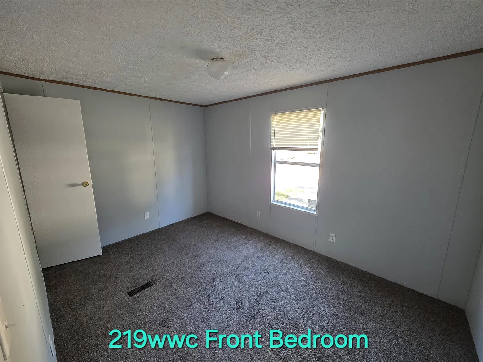 WWC219 — Photo 3