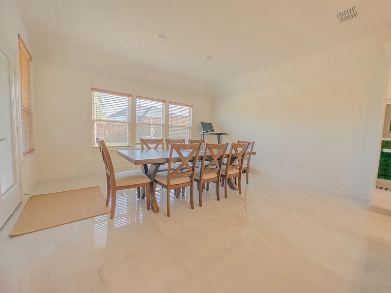 6509 Mill Creek Dr — Photo 2