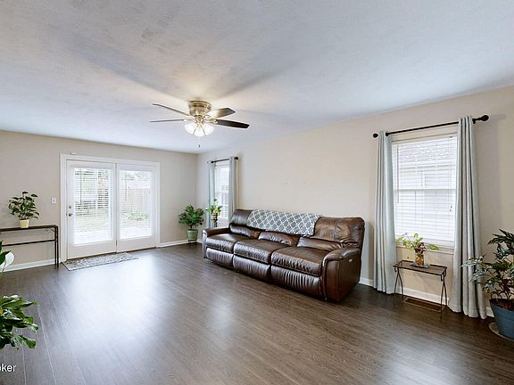 3rd image of 8506 Bayou Way