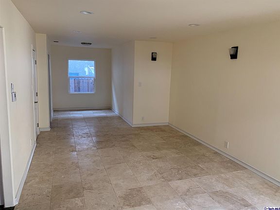 2nd image of 6134 Cahuenga Blvd