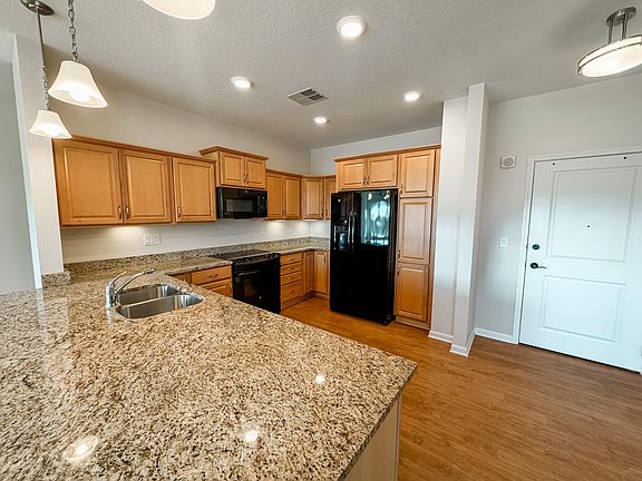 3rd image of 2205 Green Hills Dr #1304