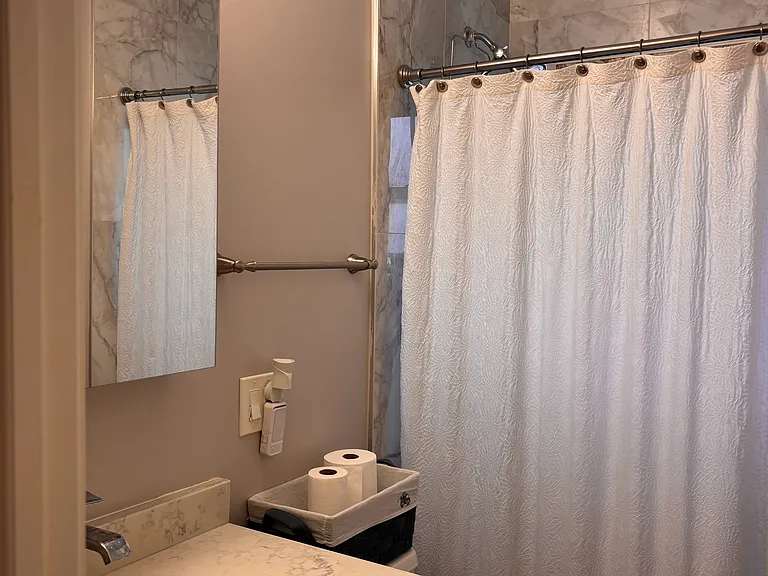 8224 N Knox Ave #B — Photo 11