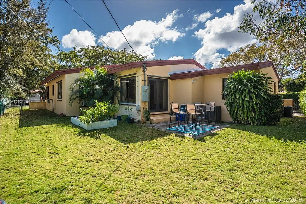 4 bed, 1897 sqft, $6,500 — Photo 2