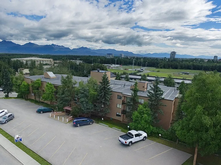 The Outlook Apartments — Photo 13