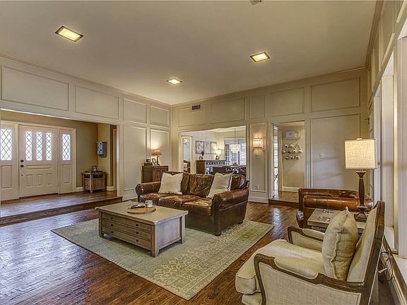 4th image of 9015 Gunnison Dr