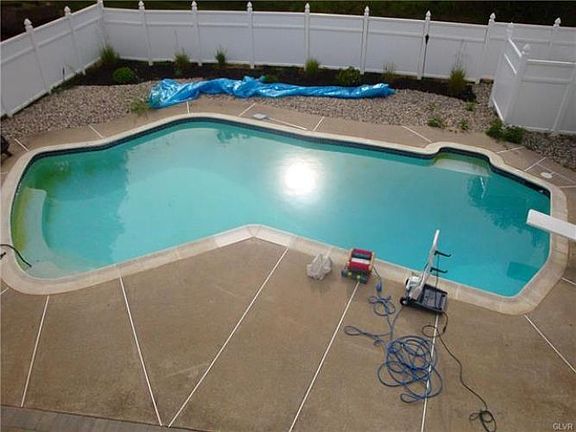3rd image of 2312 Lone Cedar Dr