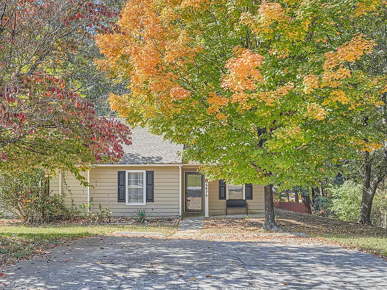 5475 Glen Haven Dr — Photo 2