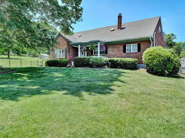 422 Main St, New Castle, VA 24127
