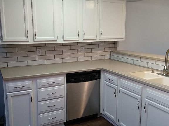 5th image of 8354 Metcalf Ave