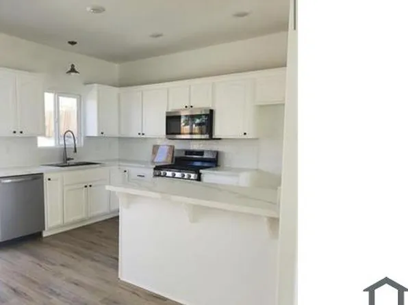 66680 3rd St, Desert Hot Springs, CA 92240
