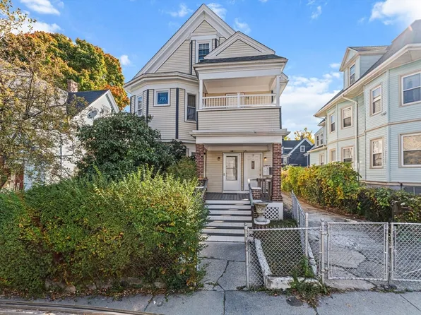 16-18 Bloomfield St, Dorchester Center, MA 02124