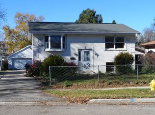 908 Gates St, West Chicago, IL 60185