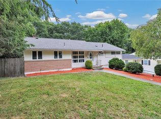 136 Pineridge Rd, Waterbury, CT 06706