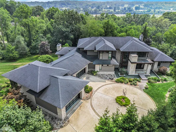 307 Windy Crest Dr, Ann Arbor, MI 48105