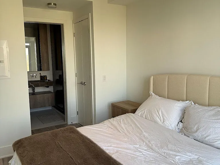 11 Yorkville Ave #1105 — Photo 6