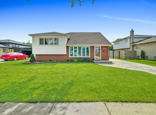 10437 Lamon Ave, Oak Lawn, IL 60453