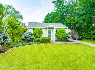 2 Geraldine Pl, Niskayuna, NY 12309