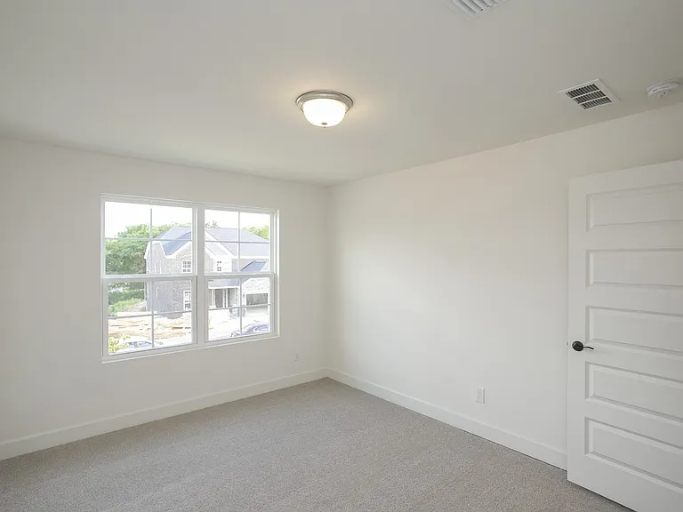 302 Sunderland Dr — Photo 18