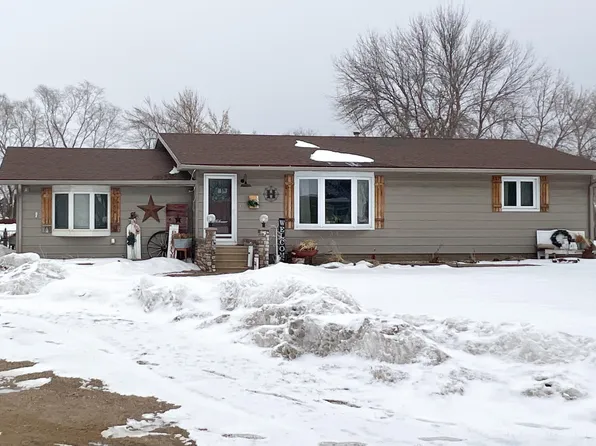 1383 N Frontier Dr, Huron, SD 57350