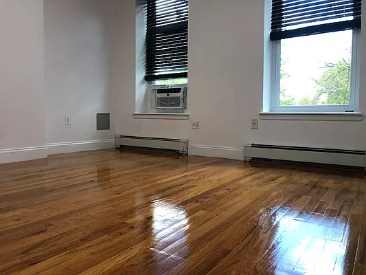 Rented by EXR | media 5