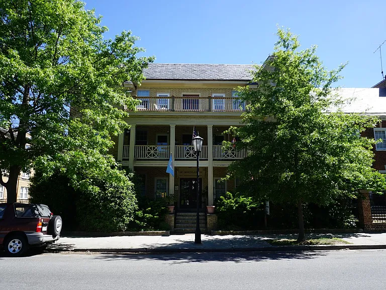 2832 Monument Ave.* — Photo 2