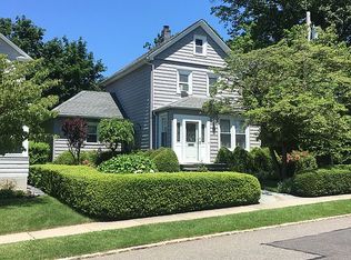 37 4th St, Manhasset, NY 11030