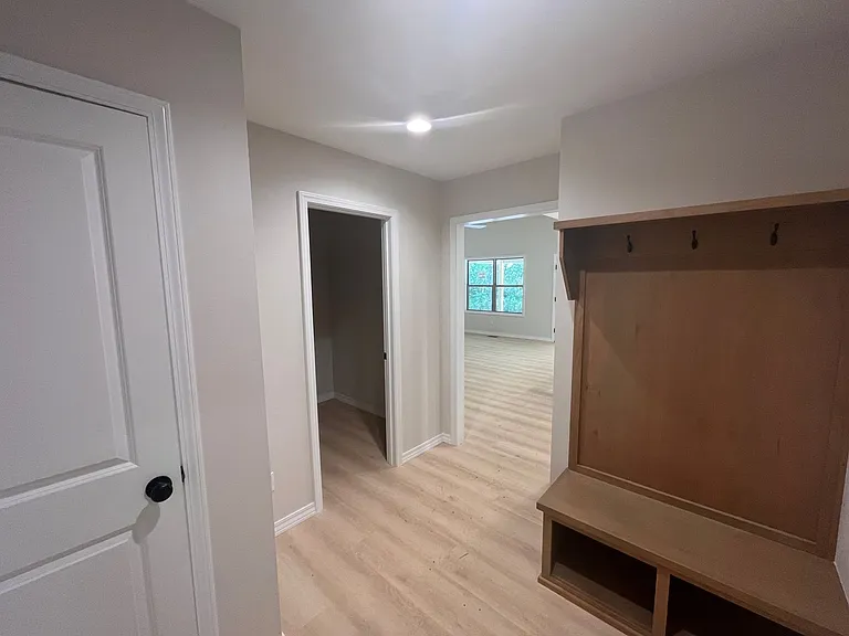 664 W Brook Hollow Rd — Photo 8