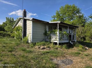 1019 Gibson Ln, La Follette, TN 37766