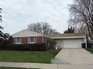 1306 W Lexington Dr, Arlington Heights, IL 60004