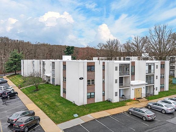 2nd image of 72 Welsh Tract Rd APT 310