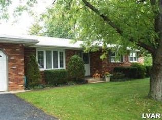 4362 High View Dr, Nazareth, PA 18064