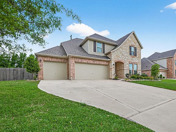 2nd image of 95 Rivercove Ln