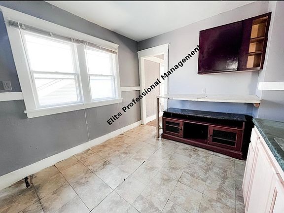 3rd image of 2288 Richton Ave Unit 2