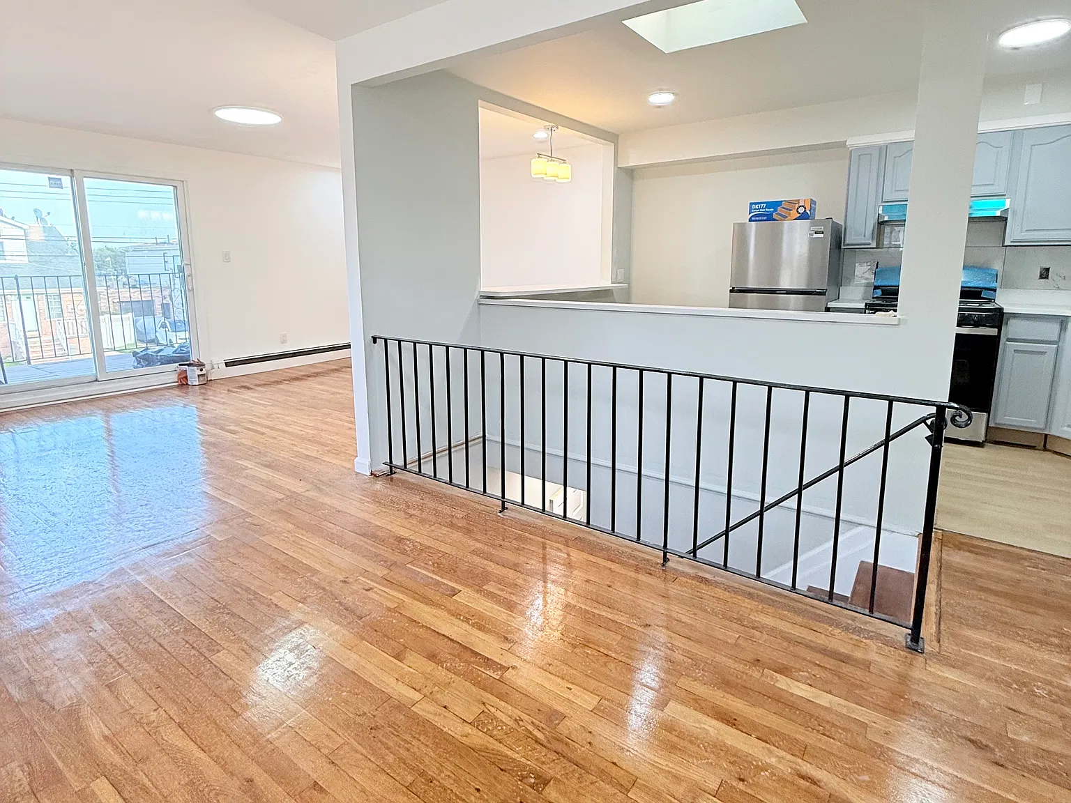3 bed, 1000 sqft, $3,500 — Photo 3