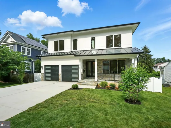 1925 Hillside Dr, Falls Church, VA 22043