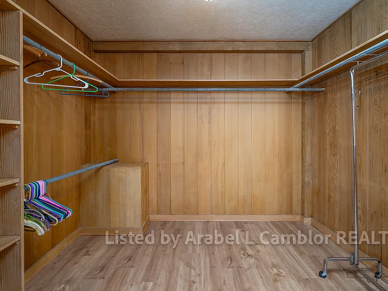 129 Kapualani St — Photo 9
