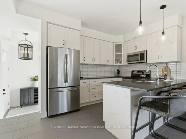 32 Arkell Rd #14, Guelph, ON N1L 0L4