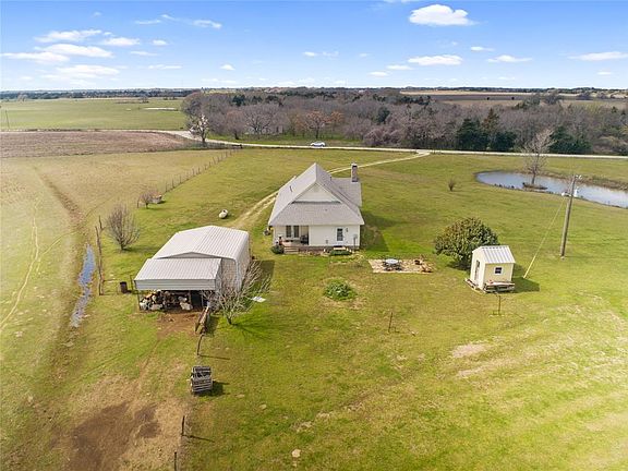 2nd image of 930 NW County Road 3150