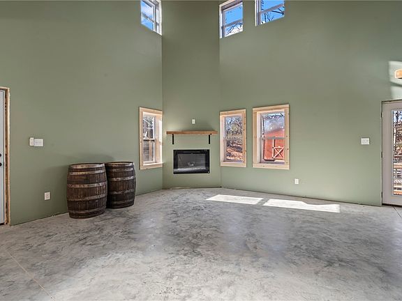 4th image of 20315 Canary Dr