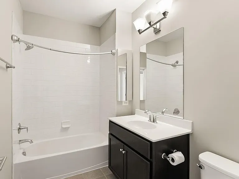 Full bathroom for bedrooms #2 and #3