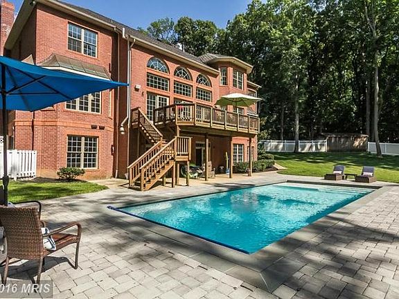 2nd image of 2618 Chestnut Woods Ct