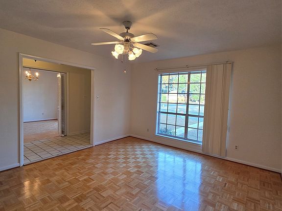 5th image of 213 Gail St