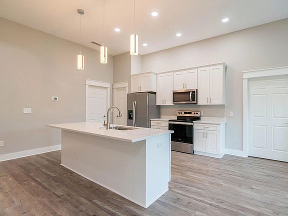 2nd image of 3 Ramona Ln