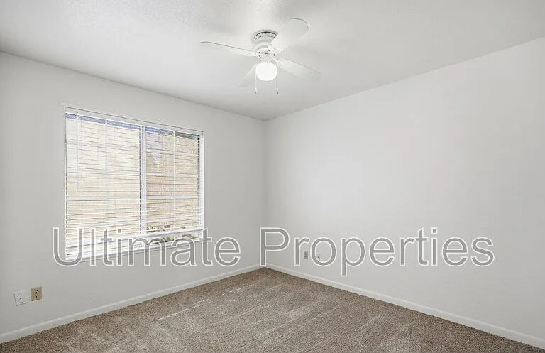 8542 W Oregon Ave — Photo 7
