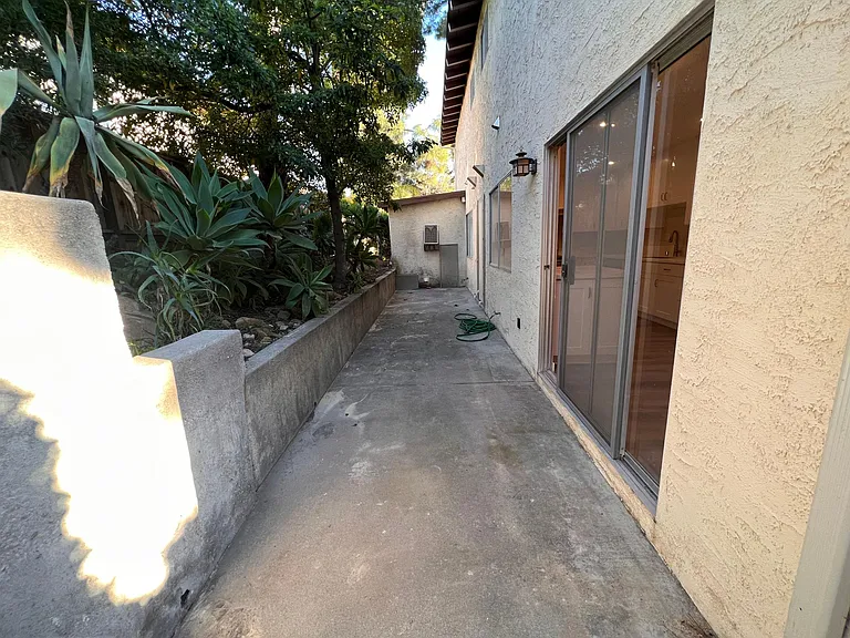 711 Colina Ln #A — Photo 12