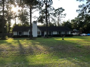 1262 Meadow Ln SE, Darien, GA 31305